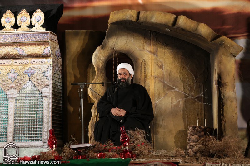 بر سر سفره سه ساله حسین (ع)/ گزارش تصویری