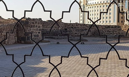 نوحه بر عزای سیدالشهدا (ع) در قبرستان بقیع