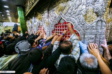 ضریح مطهر امام حسین(ع) در سالروز شهادت امام رضا (ع)