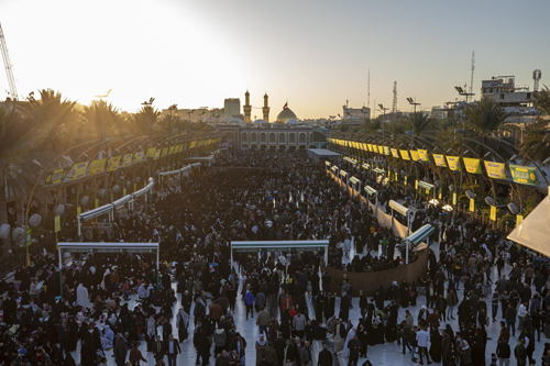 اولین شب جمعه ماه رجب در جوار آستان حسینی / گزارش تصویری